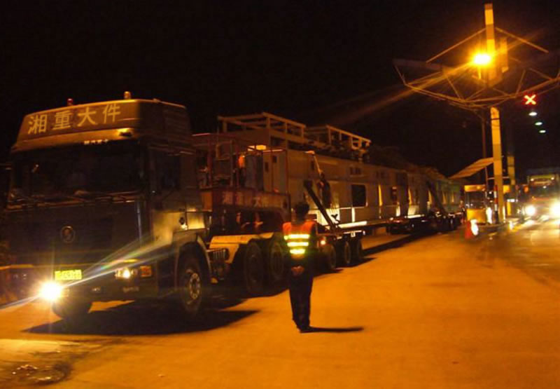 湘重为广东火电公司运输(大板梁)